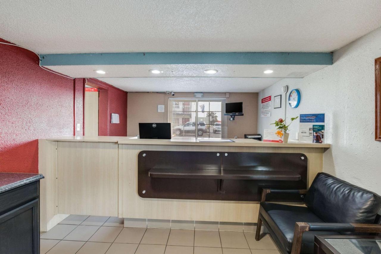 Econo Lodge Inn & Suites Terre Haute Εξωτερικό φωτογραφία