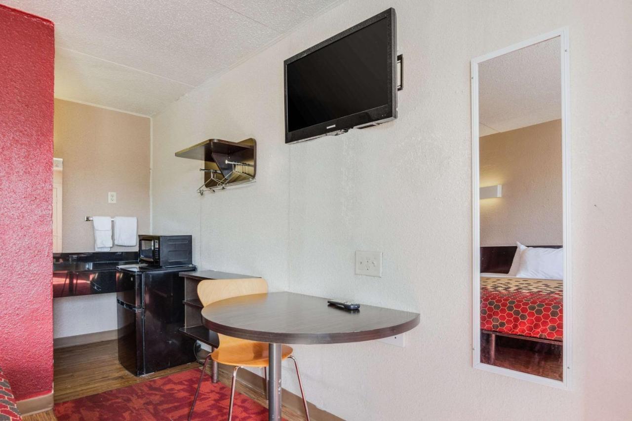 Econo Lodge Inn & Suites Terre Haute Εξωτερικό φωτογραφία