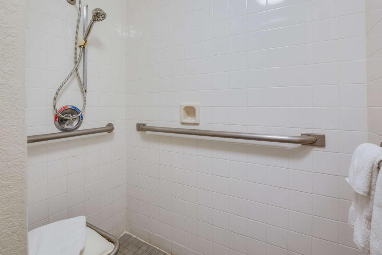 Econo Lodge Inn & Suites Terre Haute Εξωτερικό φωτογραφία