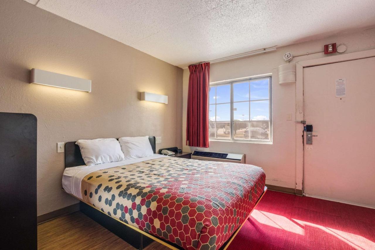 Econo Lodge Inn & Suites Terre Haute Εξωτερικό φωτογραφία