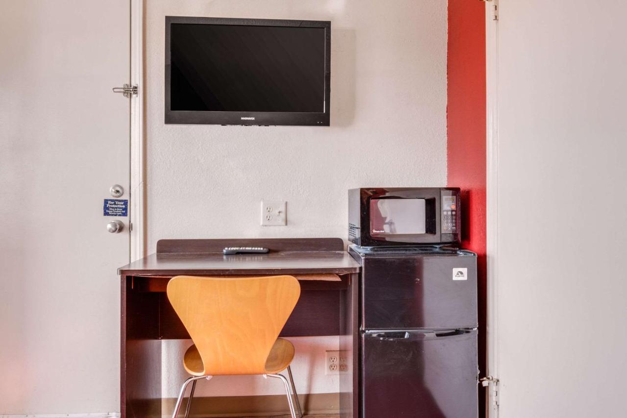 Econo Lodge Inn & Suites Terre Haute Εξωτερικό φωτογραφία