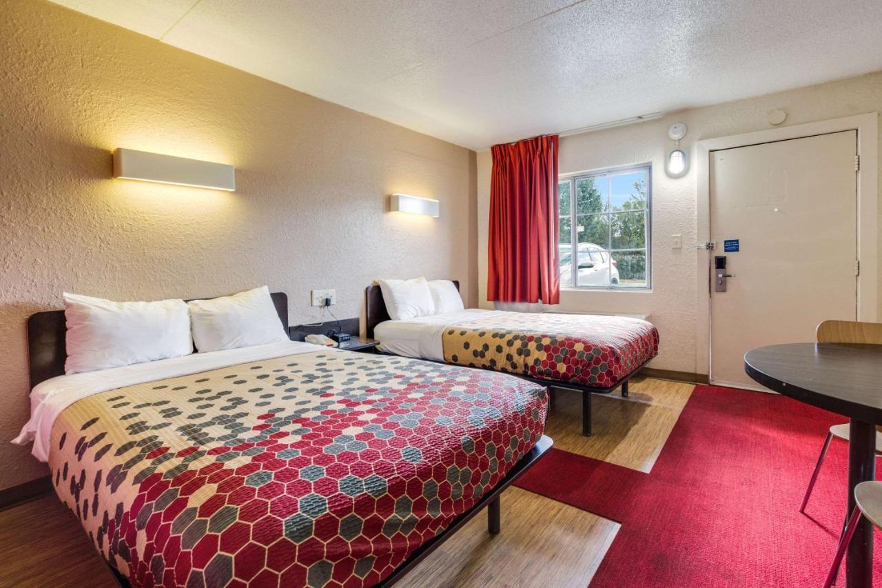 Econo Lodge Inn & Suites Terre Haute Εξωτερικό φωτογραφία